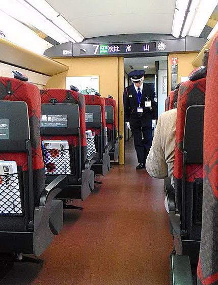 北陸新幹線「臨時列車 かがやき 536号」車内