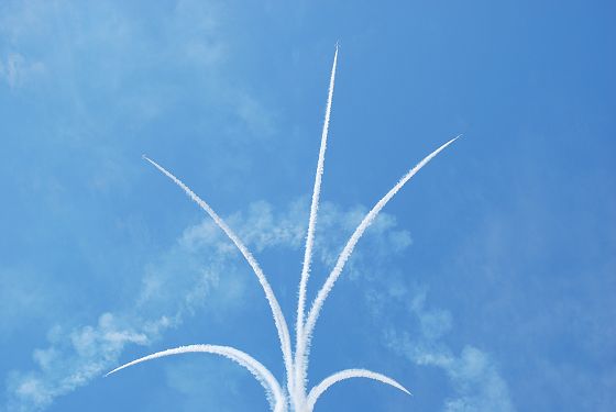 2012年 ブルーインパルス事前飛行訓練 上向き空中開花