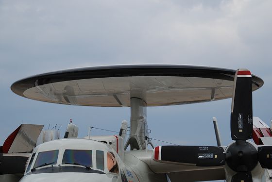 E-2C ホークアイ 円盤型レーダードーム