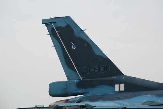 F-2 垂直尾翼