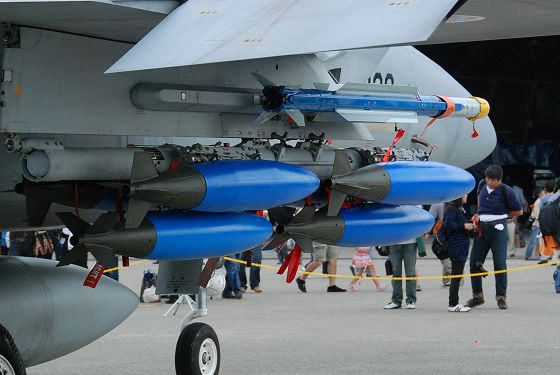 F-15Jに爆装されたMk82/500ポンド無誘導爆弾