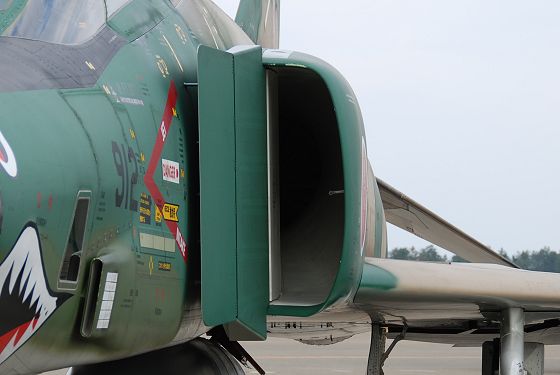 RF-4E 偵察機 エア・インテーク（空気吸入口）