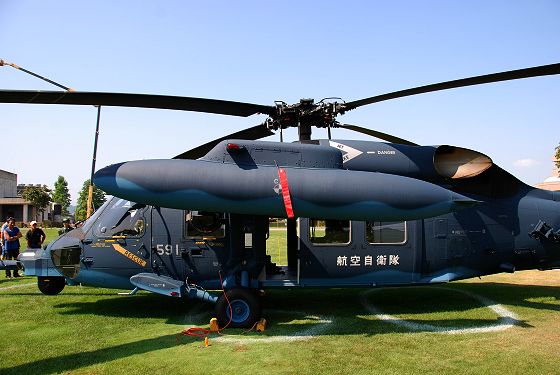 救難ヘリコプター UH-60J 洋上迷彩塗装機 増槽タンク