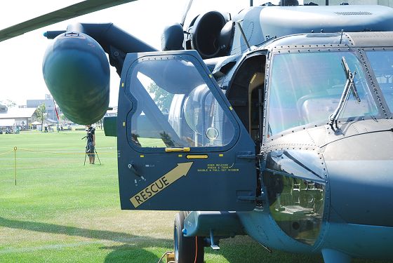 救難ヘリコプター UH-60J 洋上迷彩塗装機 パイロット席用ドア