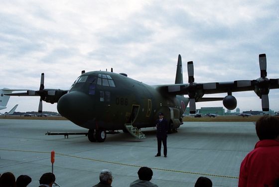 航空自衛隊：C-130H 戦術輸送機 - いこまいけ高岡