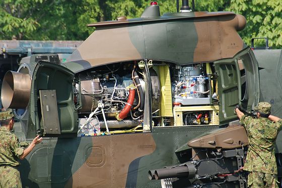 AH-1S コブラ エンジンとトランスミッション
