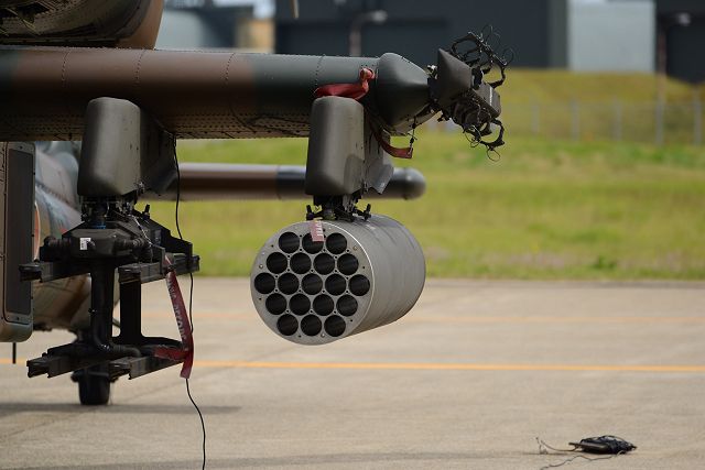 AH-64D アパッチ 70mmロケット弾ランチャー