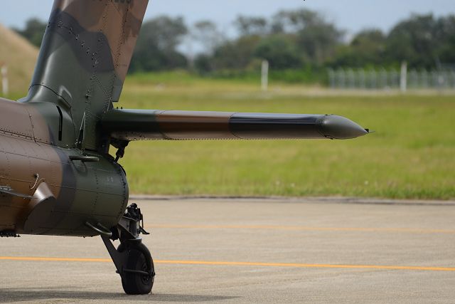AH-64D アパッチ 水平安定板