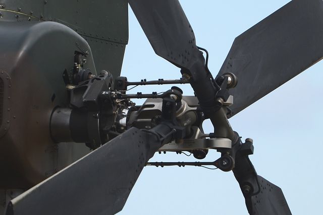 AH-64D アパッチ テールローター基部