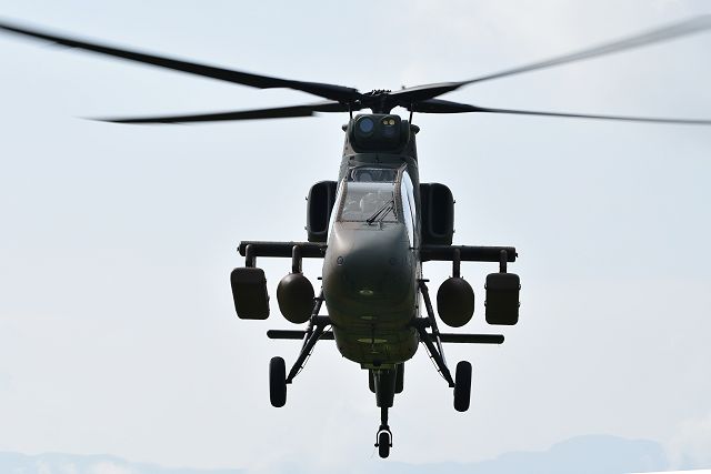 OH-1 観測ヘリコプター 機体正面