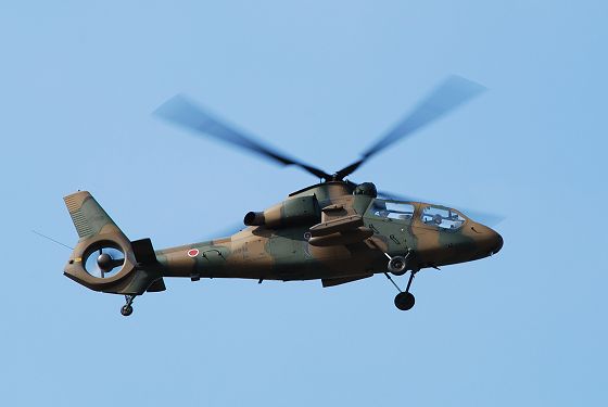 OH-1 観測ヘリコプター 機体右面