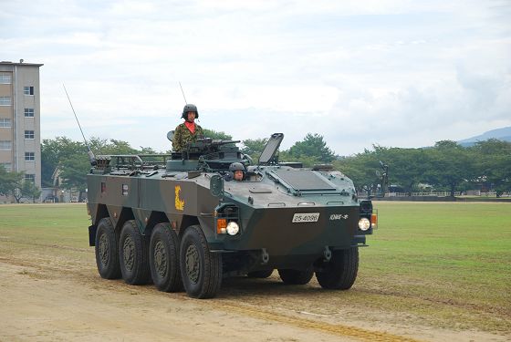 2012年の観閲行進に参加する96式装輪装甲車