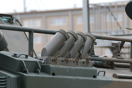 96式装輪装甲車 発煙弾発射筒