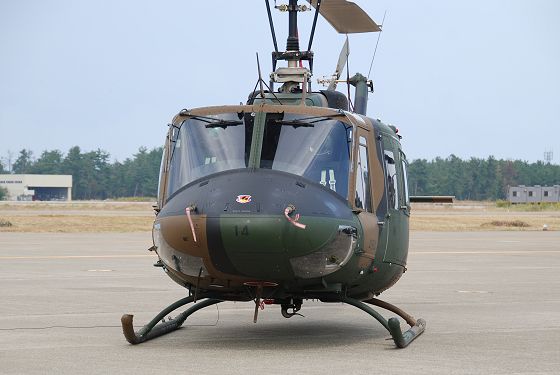 UH-1J 多用途ヘリコプター 機体正面