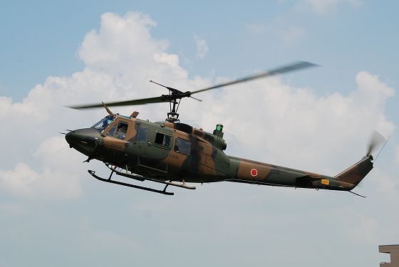 赤外線ジャマー搭載型 UH-1J 多用途ヘリコプター