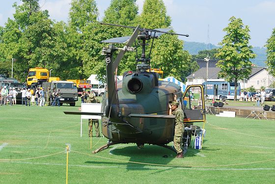 赤外線ジャマーなしの多用途ヘリコプター UH-1Jの機体後部