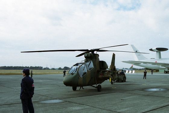 OH-1 観測ヘリコプター