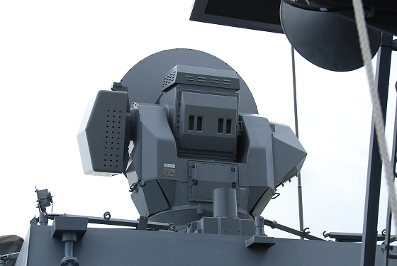 射撃指揮装置 FCS-2-31Cの背面