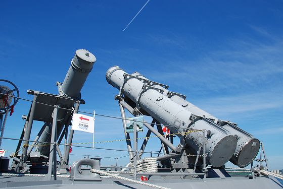 ミサイル艇 はやぶさ 90式艦対艦誘導弾用 連装発射筒