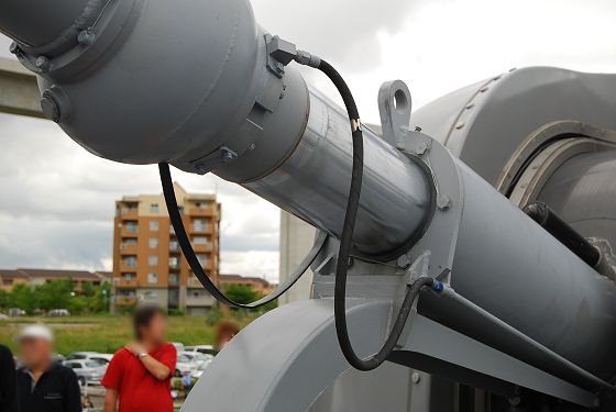 62口径76ミリ速射砲 アース線と砲身温度検知機ケーブル