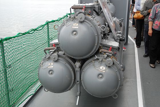 3連装短魚雷発射管 短魚雷発射管 後部