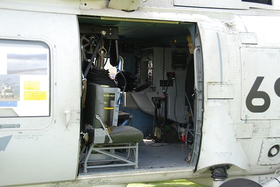 哨戒ヘリコプター SH-60J キャビン