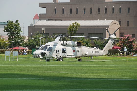 哨戒ヘリコプター SH-60J 機体左面