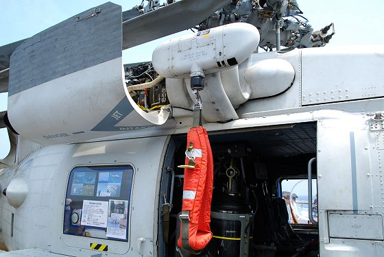 哨戒ヘリコプター SH-60J 救助用ホイスト