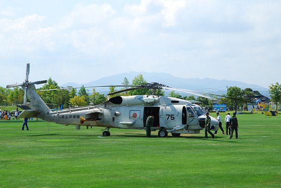 哨戒ヘリコプター SH-60J 機体右面