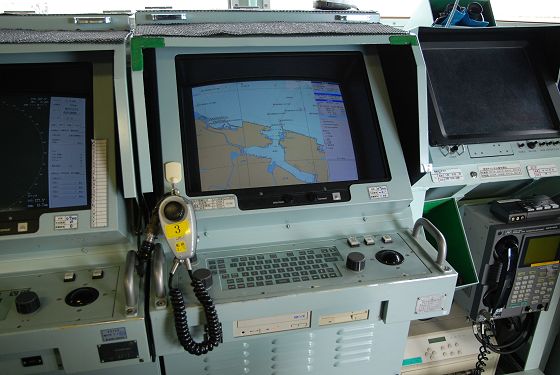 ミサイル艇 うみたか 艦橋用電子海図表示装置
