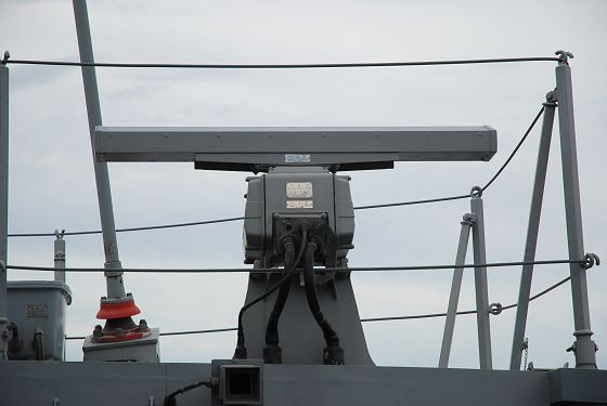 航海レーダー OPS-20 背面