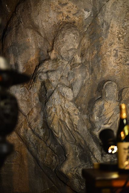 日石寺摩崖仏、制咤迦童子立像