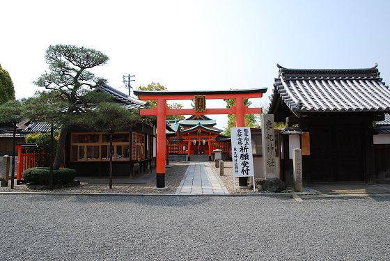伏見稲荷大社 東丸神社