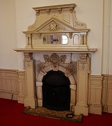 旧貴賓応接室の暖炉