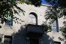 建物南面のバルコニー付き窓