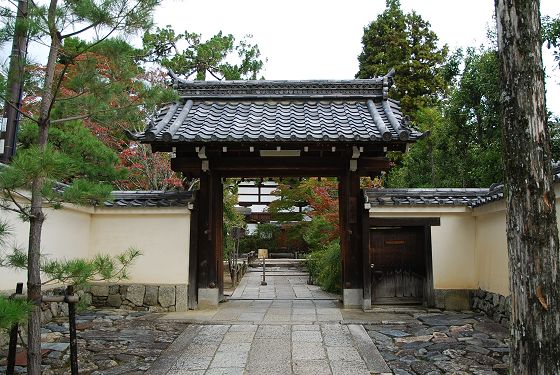 松巌寺の門