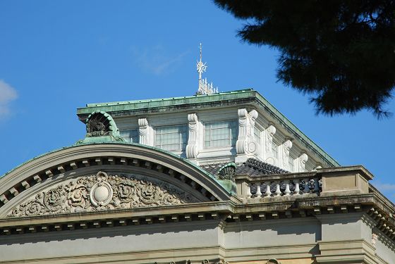 奈良国立博物館 本館 屋根中央の採光窓