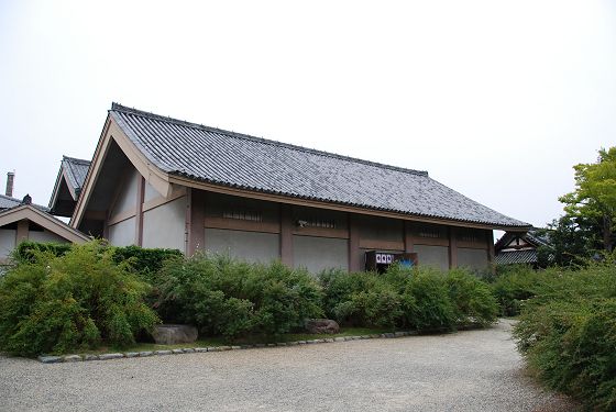 元興寺 収蔵庫