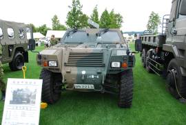 陸上自衛隊 軽装甲機動車