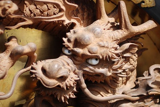 恵比須台の下段の龍彫刻