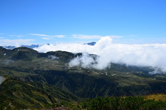 奥大日岳 最高地点から眺めた薬師岳と槍ヶ岳