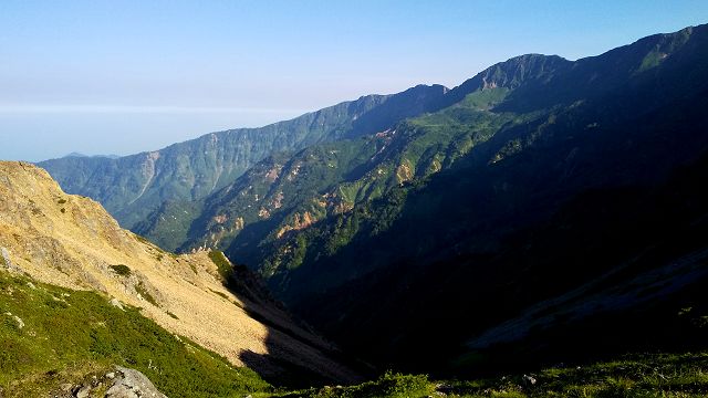 2020年、ザラ峠から眺めた立山カルデラ