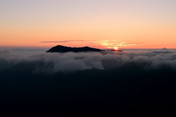 大天井岳と日の出