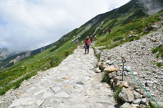 雄山・一の越への登山道