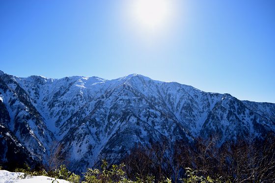 2014年11月22日、クズバ山 山頂から眺めた大日岳