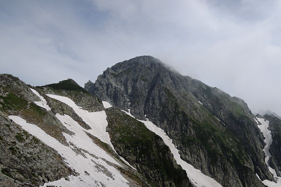 別山尾根登山道（前剱～平蔵のコル）から見た剱岳の本峰