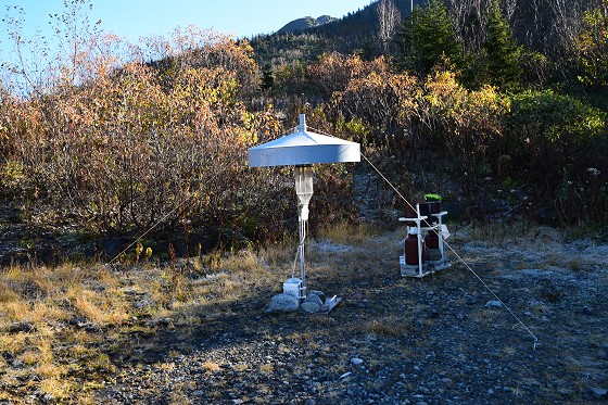 富山県立大学の傘形観測装置