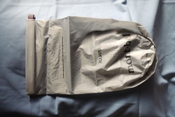 私のスタッフバッグと防水袋：モンベル アクアペル・スタッフバッグ 3L