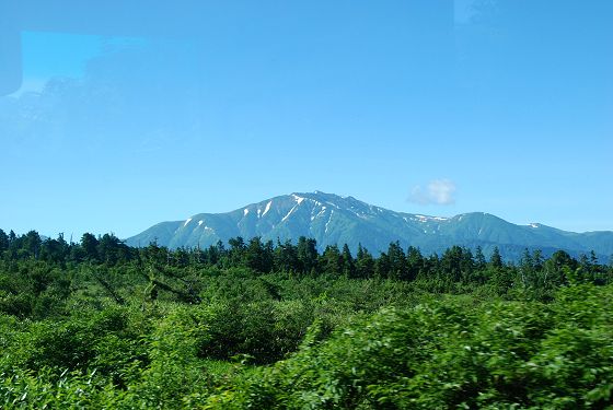 立山高原バスの車窓から見た薬師岳