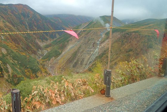 2012年10月13日、車窓から見たソーメン滝